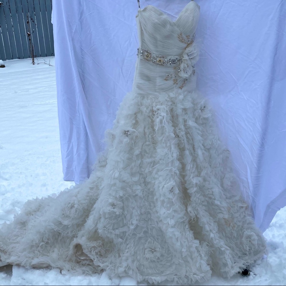 💖💐David Tutera Wedding gown🌸💕 - Picture 10 of 15